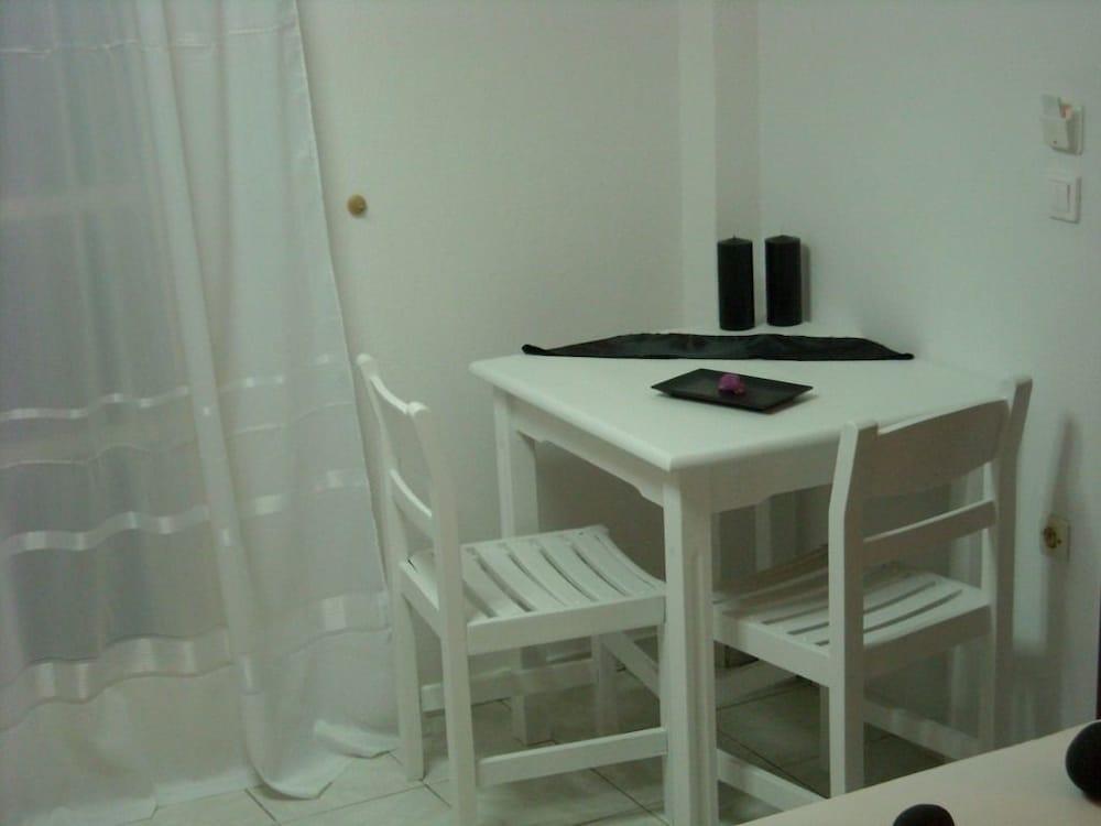 Kafouros Hotel Kamari  Ngoại thất bức ảnh