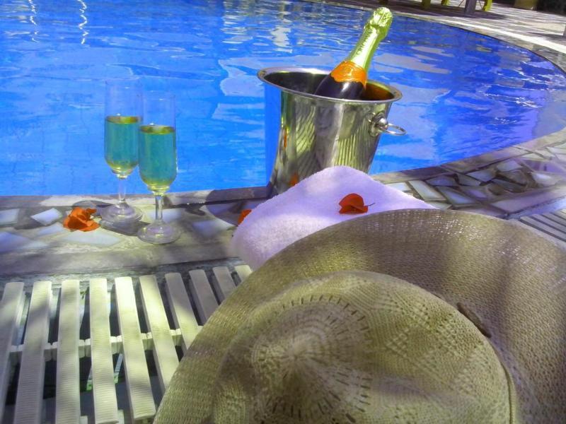 Kafouros Hotel Kamari  Ngoại thất bức ảnh