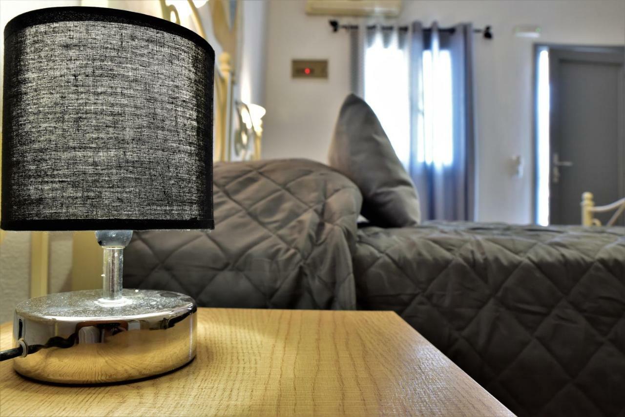Kafouros Hotel Kamari  Ngoại thất bức ảnh