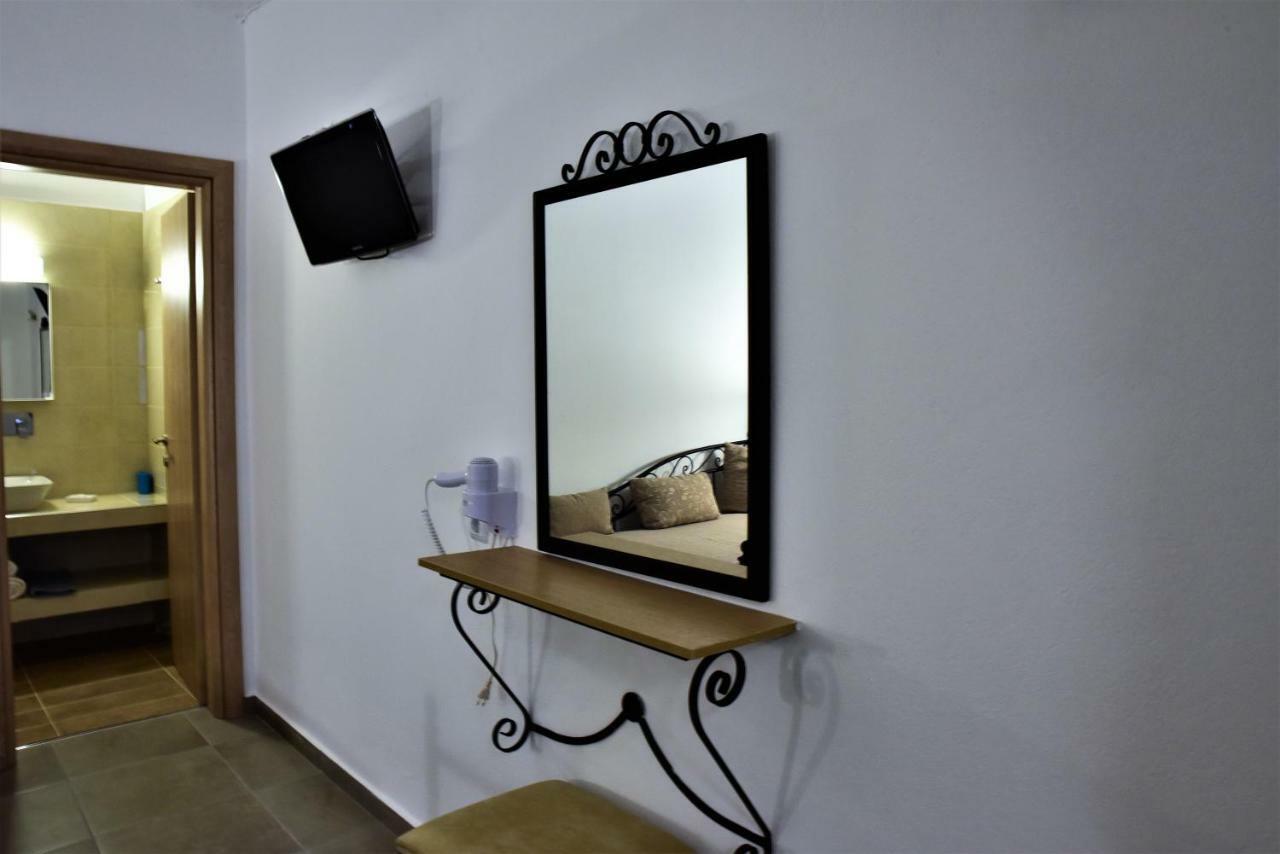 Kafouros Hotel Kamari  Ngoại thất bức ảnh